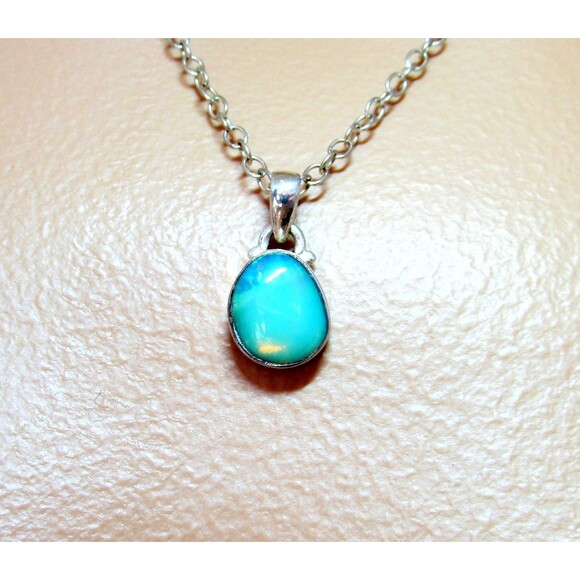 Flashy Ethiopian Opal Pendant 925 Sterling Silver Small 20mm October Birthstone - Picture 2 of 9